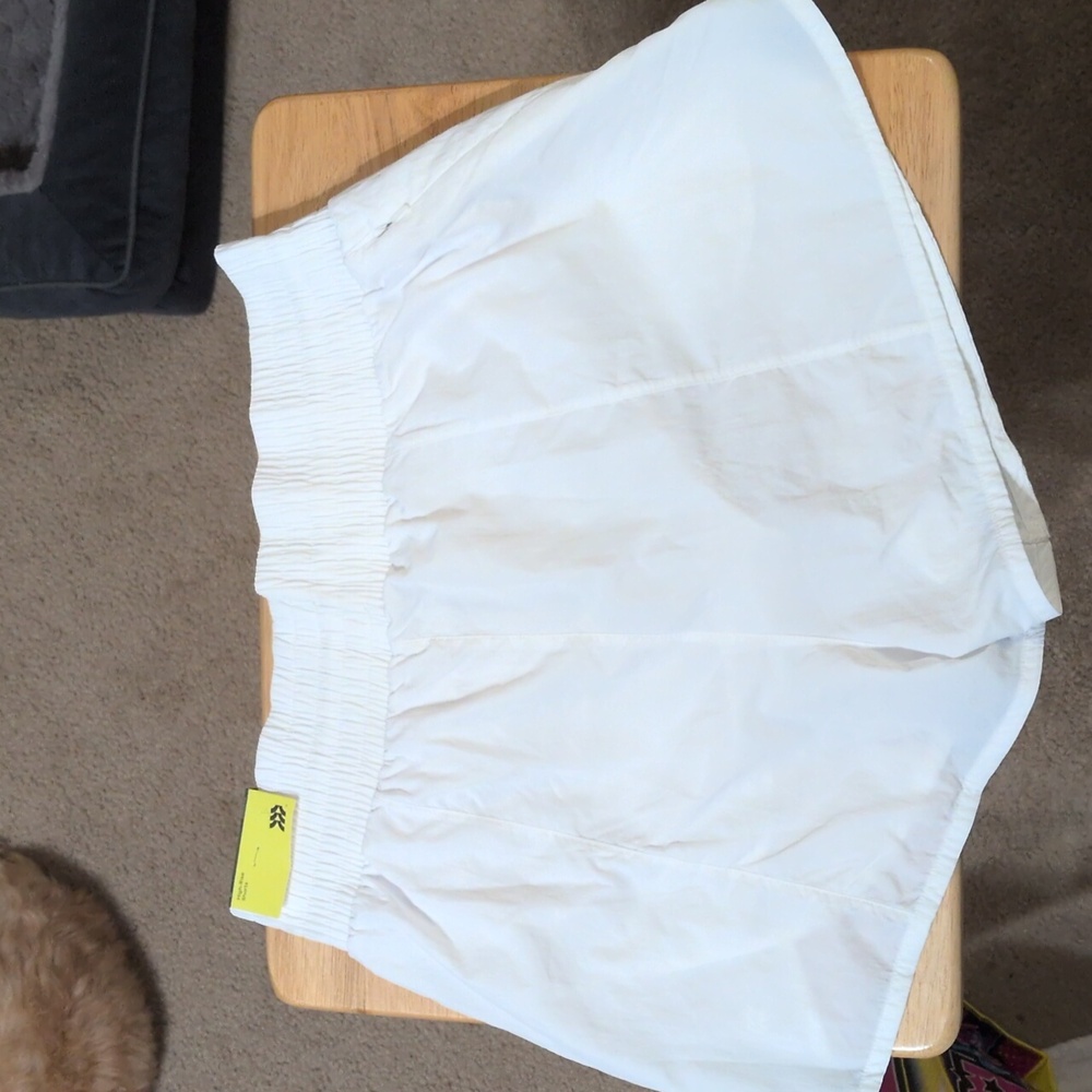 All In Motion High-Rise White Crinkle Shorts - Picture 3 of 4